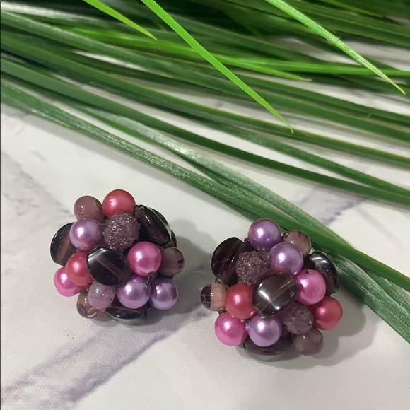 Vintage Clip-On Beaded Cluster Earrings Shades of Pink Japan Signature - Picture 2 of 6